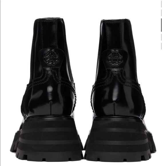 Alexander McQueen Wander Chelsea Boots - Picture 5 of 9